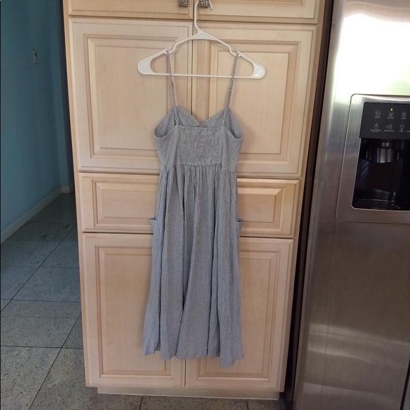 [LIKE 🆕] Irene’s Story: Light Blue/White Dress - Picture 3 of 7